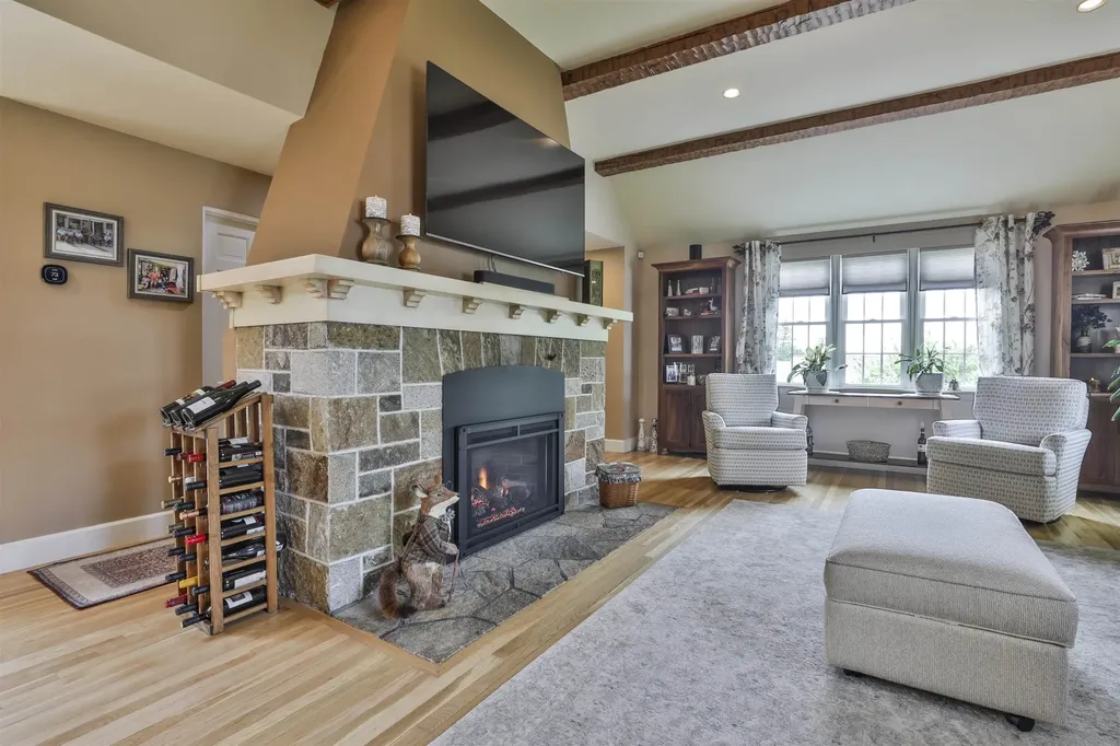 135 Ridge Road Manchester NH 03104