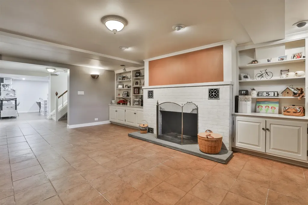 135 Ridge Road Manchester NH 03104