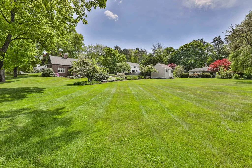 135 Ridge Road Manchester NH 03104