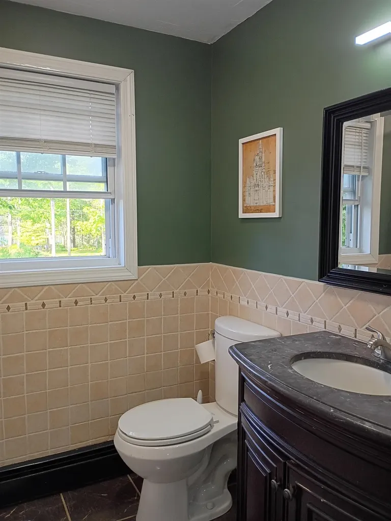6 Friar Tuck Road Canterbury NH 03224