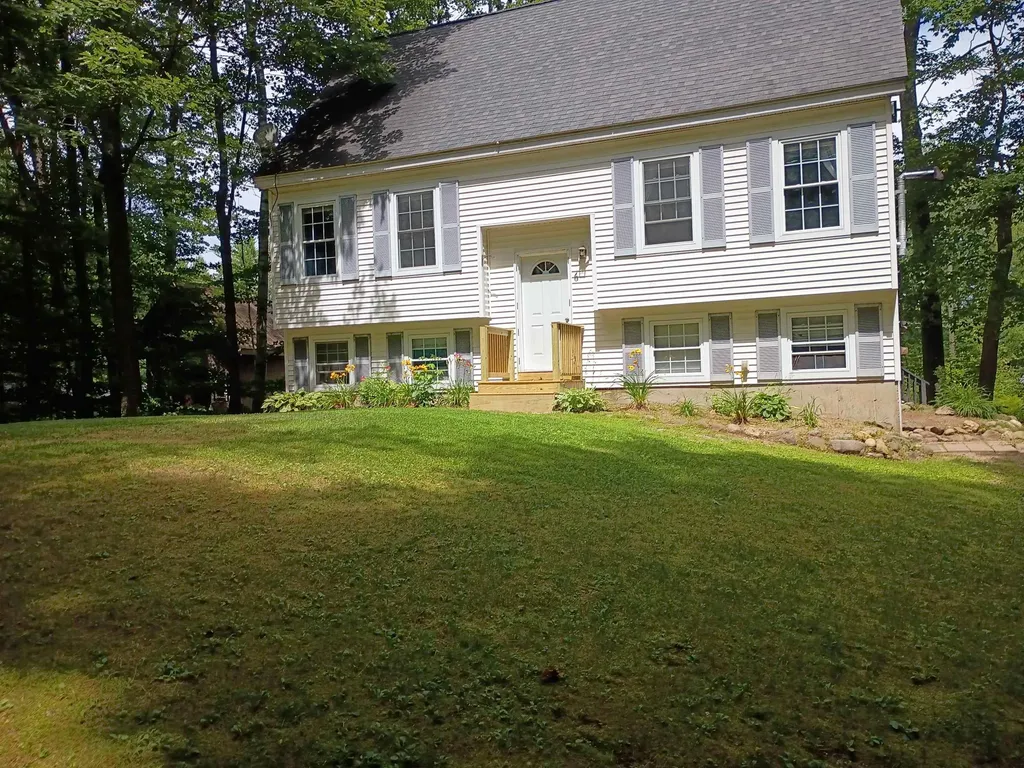 6 Friar Tuck Road Canterbury NH 03224