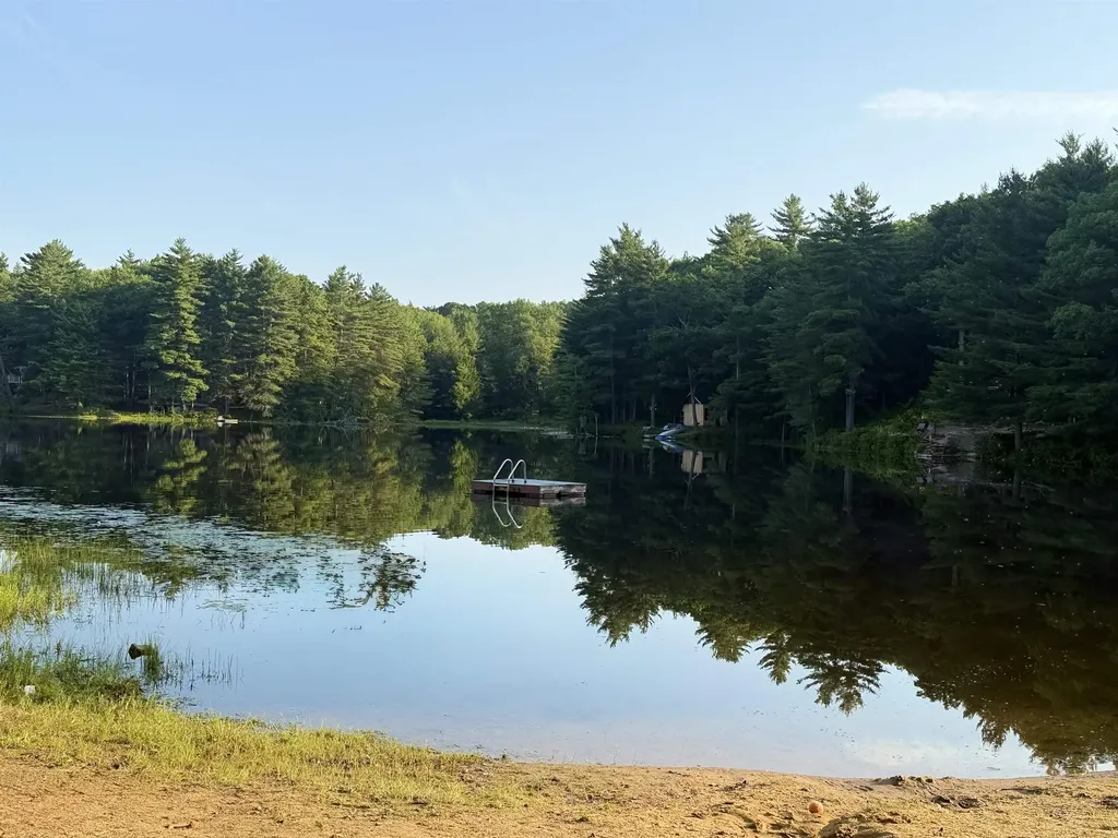 6 Friar Tuck Road Canterbury NH 03224