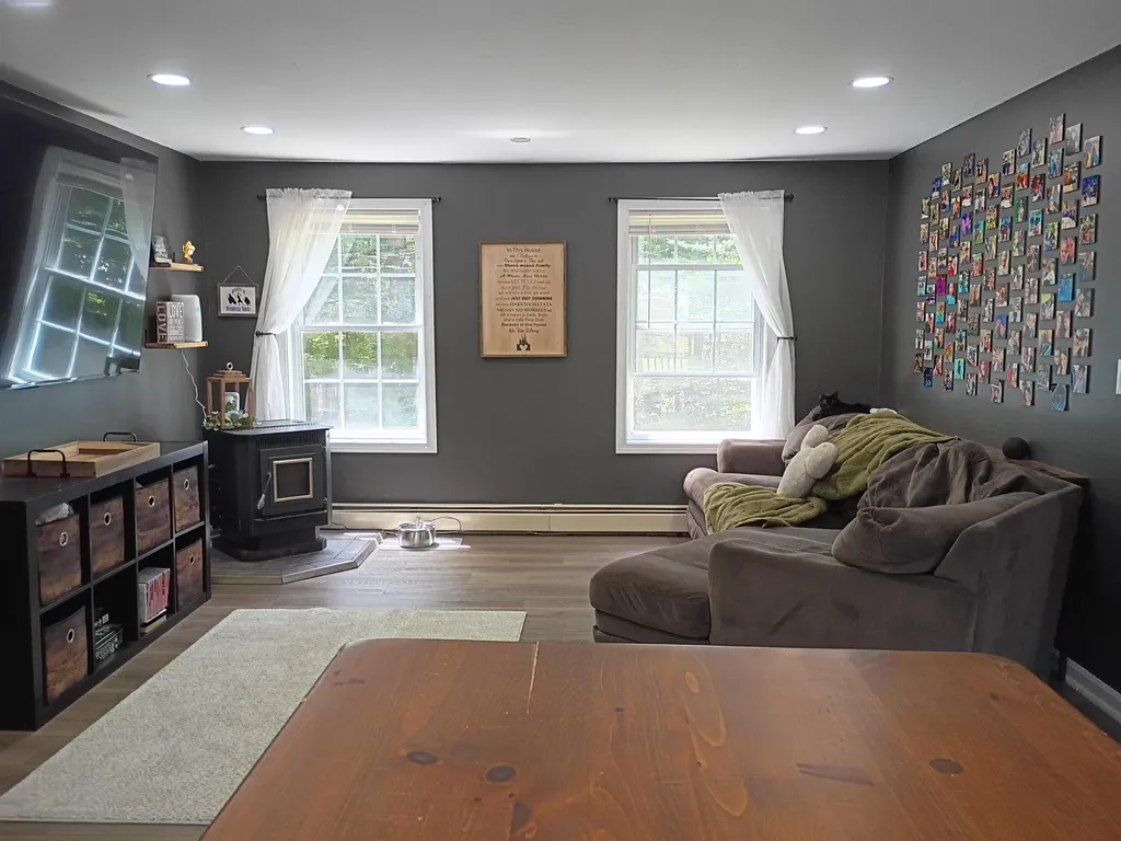 6 Friar Tuck Road Canterbury NH 03224