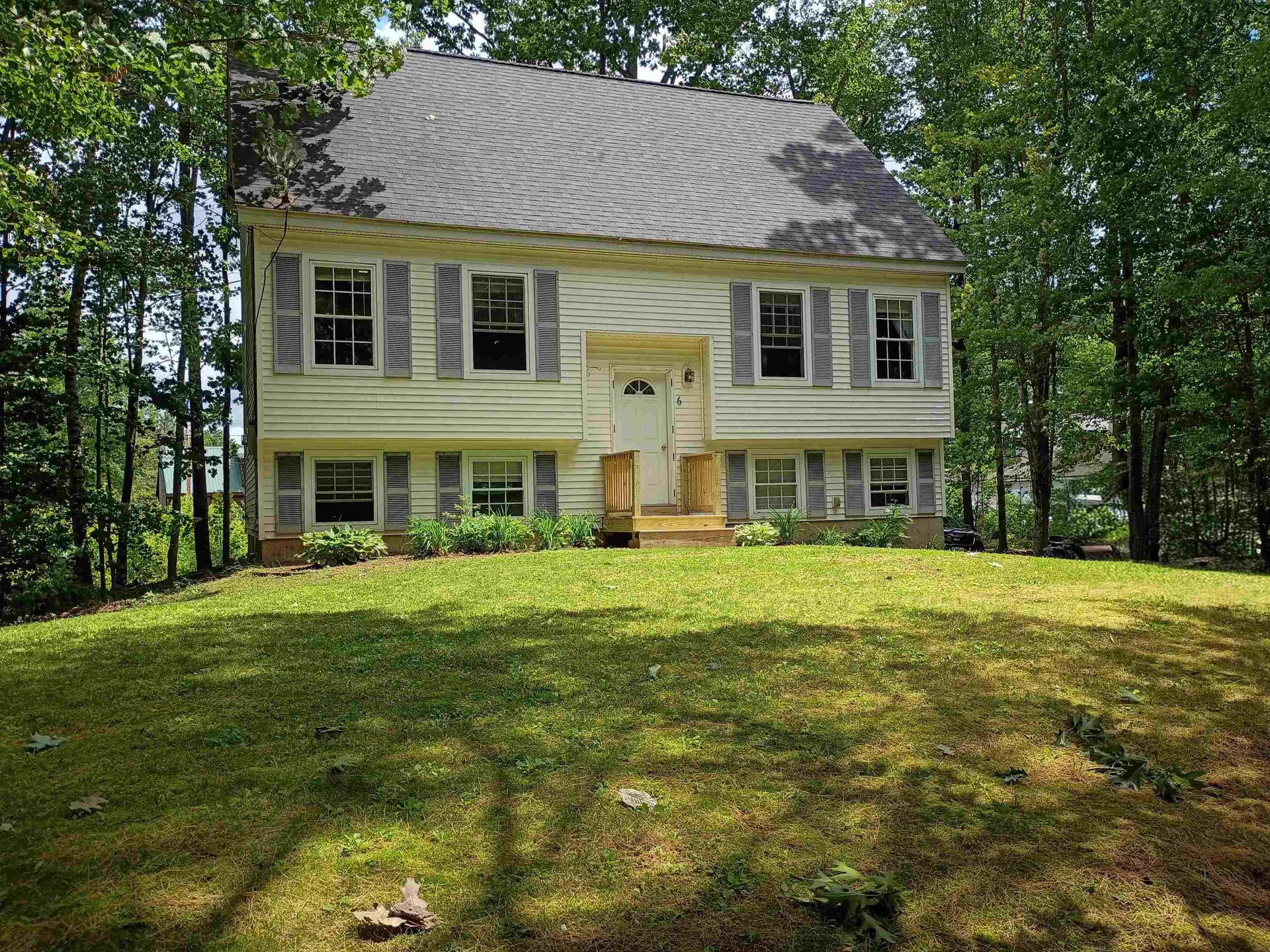 6 Friar Tuck Road Canterbury NH 03224