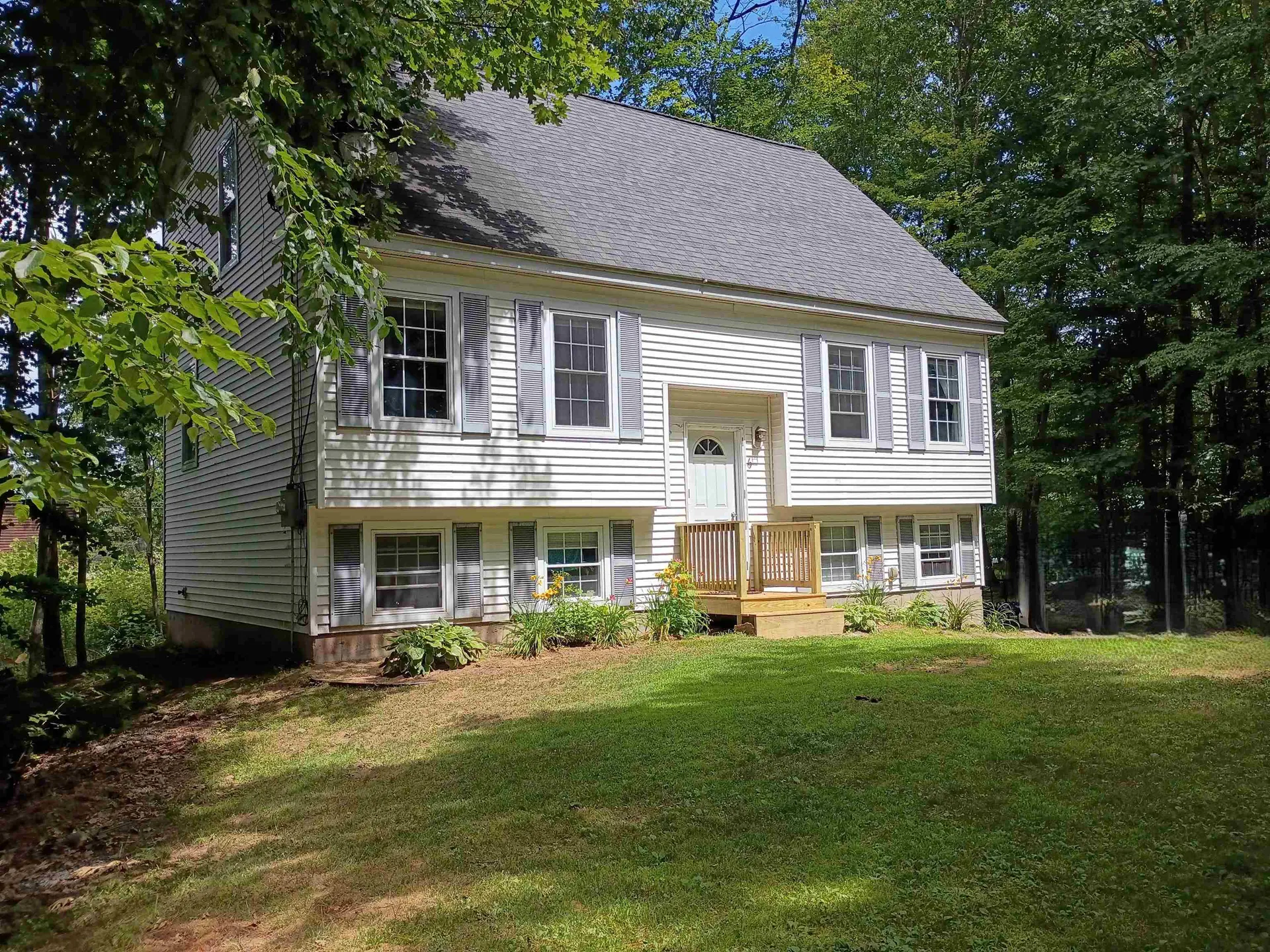 6 Friar Tuck Road Canterbury NH 03224