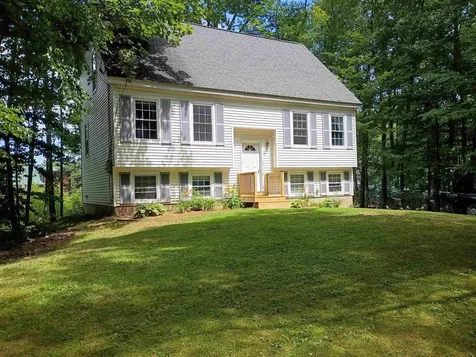 6 Friar Tuck Road Canterbury NH 03224