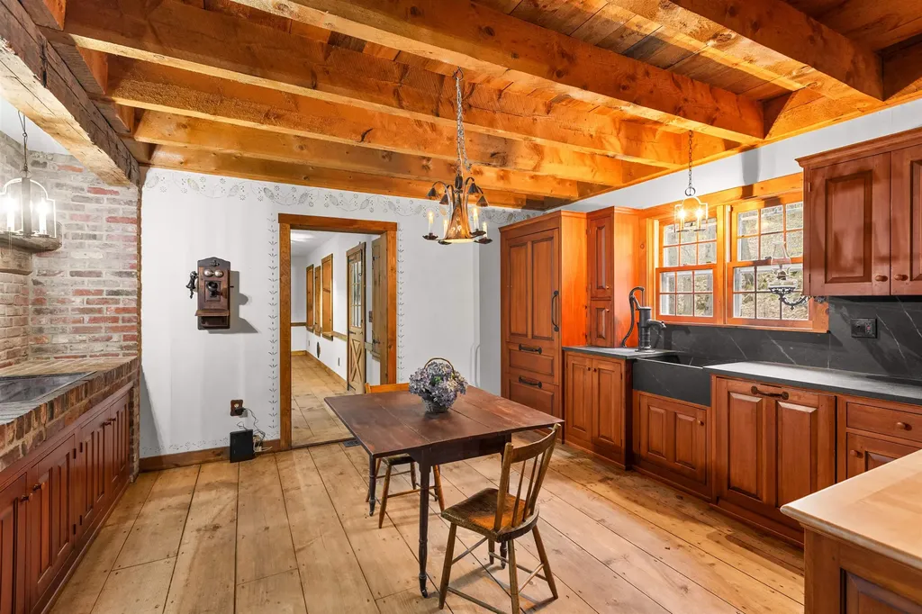 4499 Lower Waterford Road Waterford VT 05819