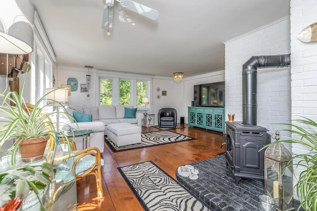 49 Moss Road Hopkinton NH 03229