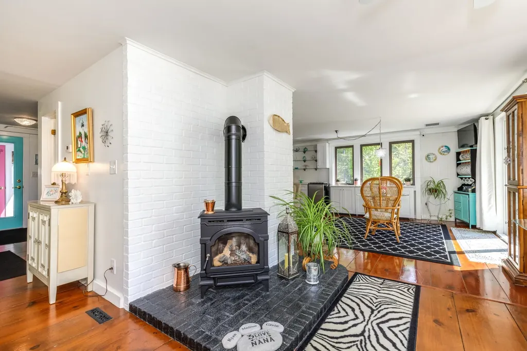 49 Moss Road Hopkinton NH 03229