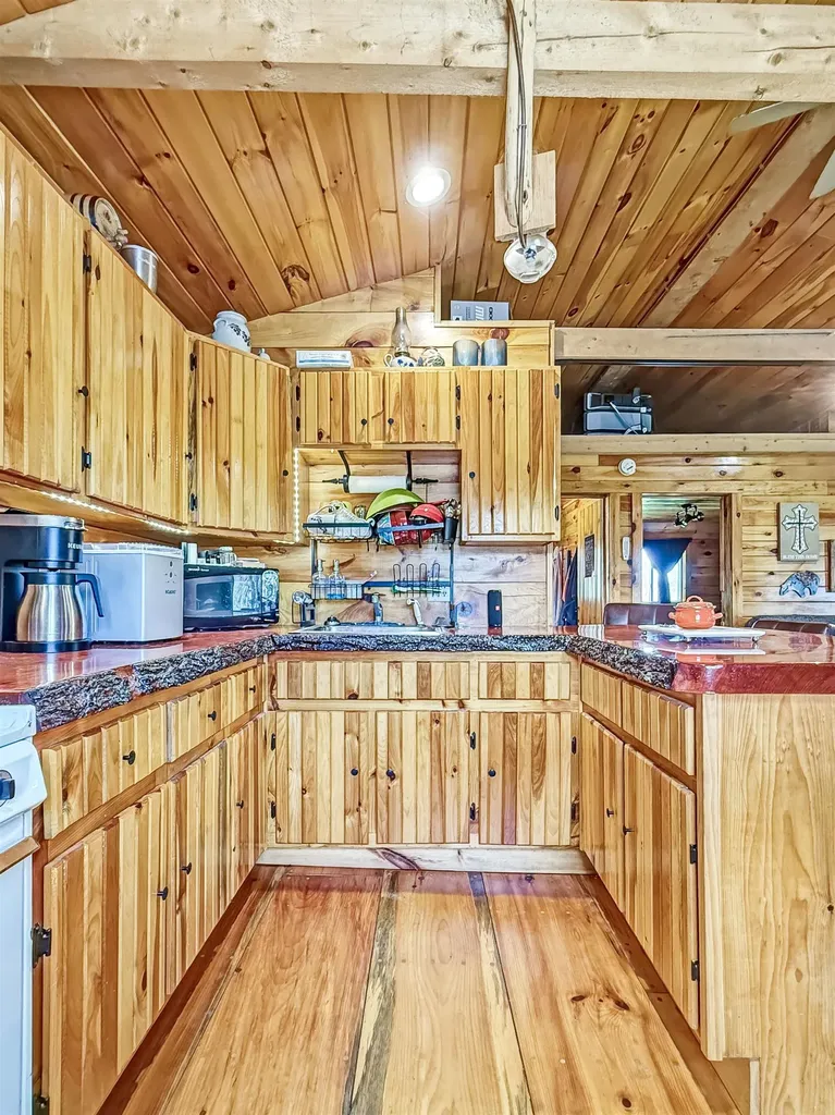 36 Moss Drive Stewartstown NH 03576