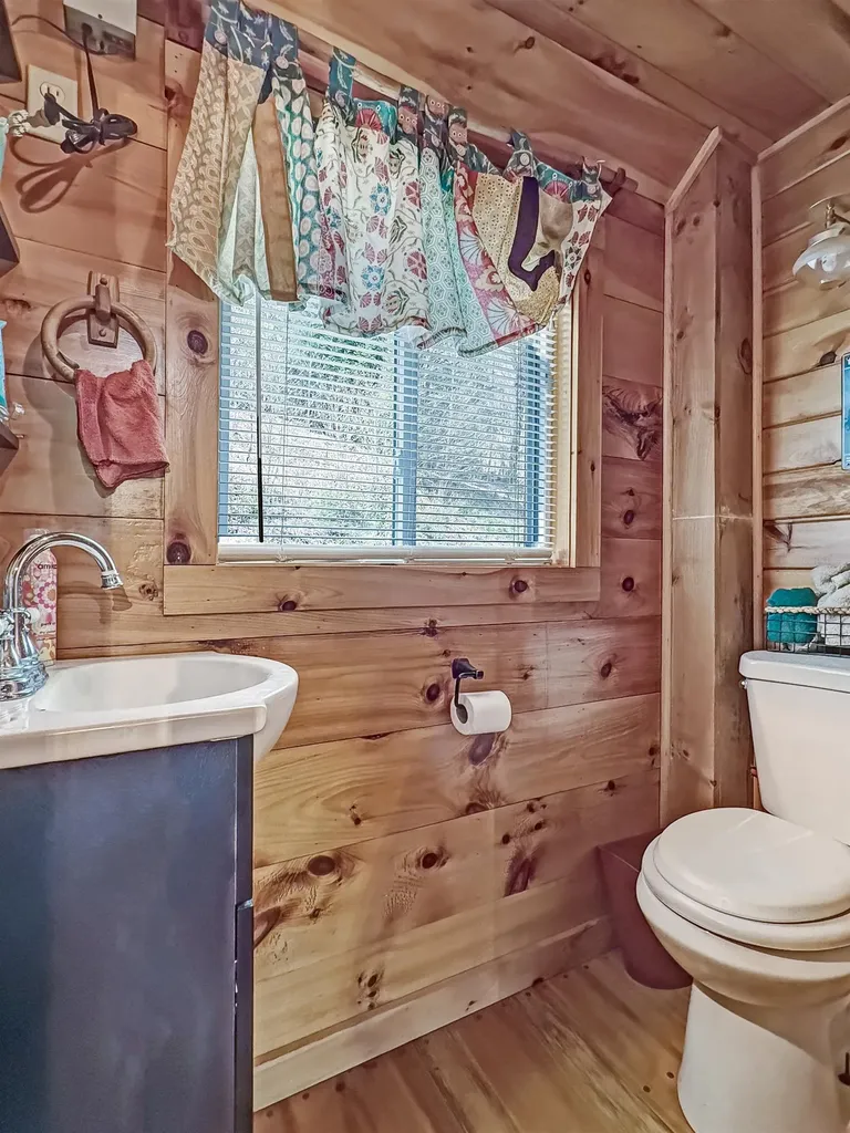 36 Moss Drive Stewartstown NH 03576