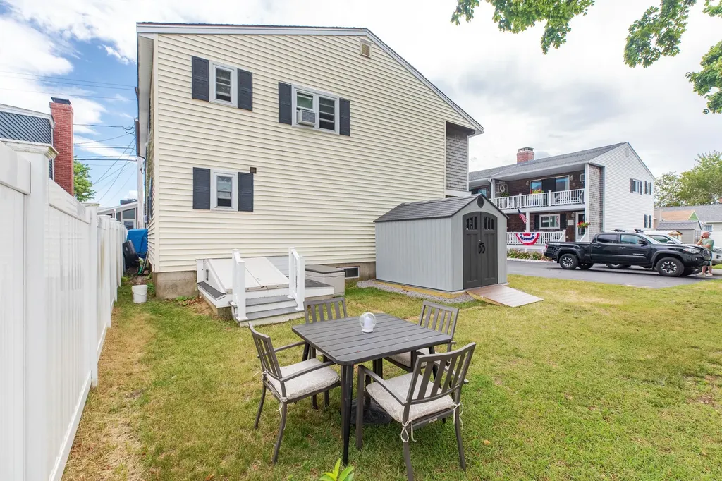 14 Fellows Avenue Hampton NH 03842