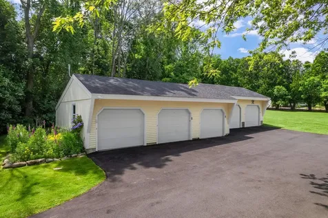 18 Woodside Meadow Road York ME 03909