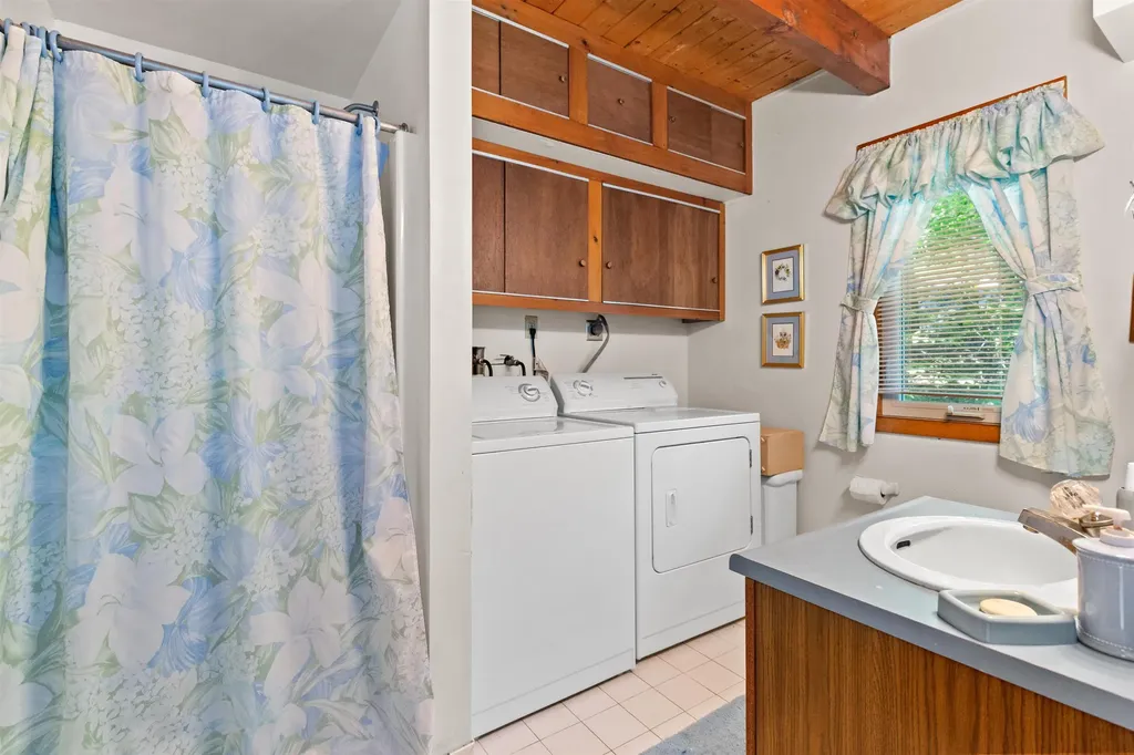 176 Sagamore Road Gilford NH 03249