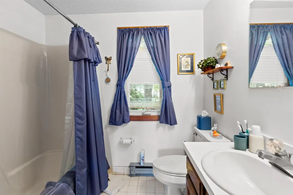 176 Sagamore Road Gilford NH 03249