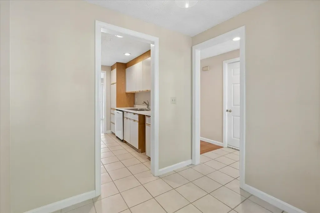 378 Winding Pond Road Londonderry NH 03053