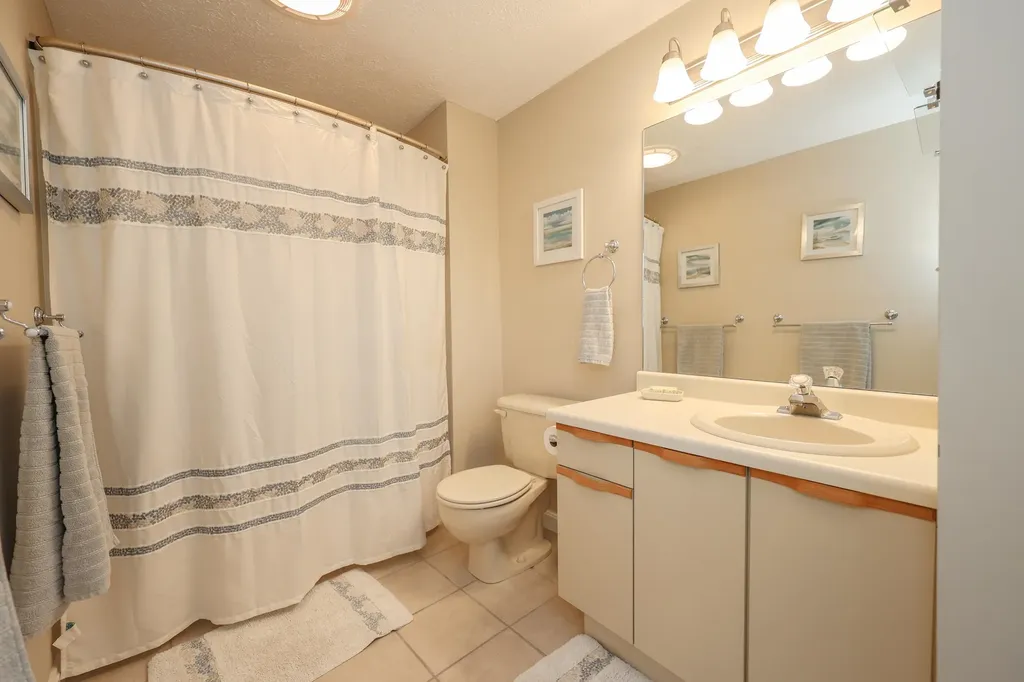 378 Winding Pond Road Londonderry NH 03053