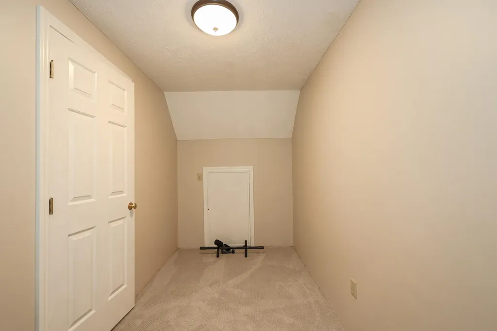 378 Winding Pond Road Londonderry NH 03053