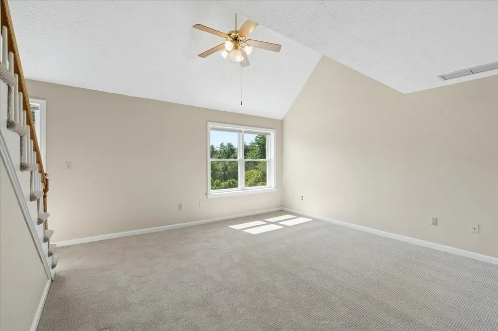 378 Winding Pond Road Londonderry NH 03053