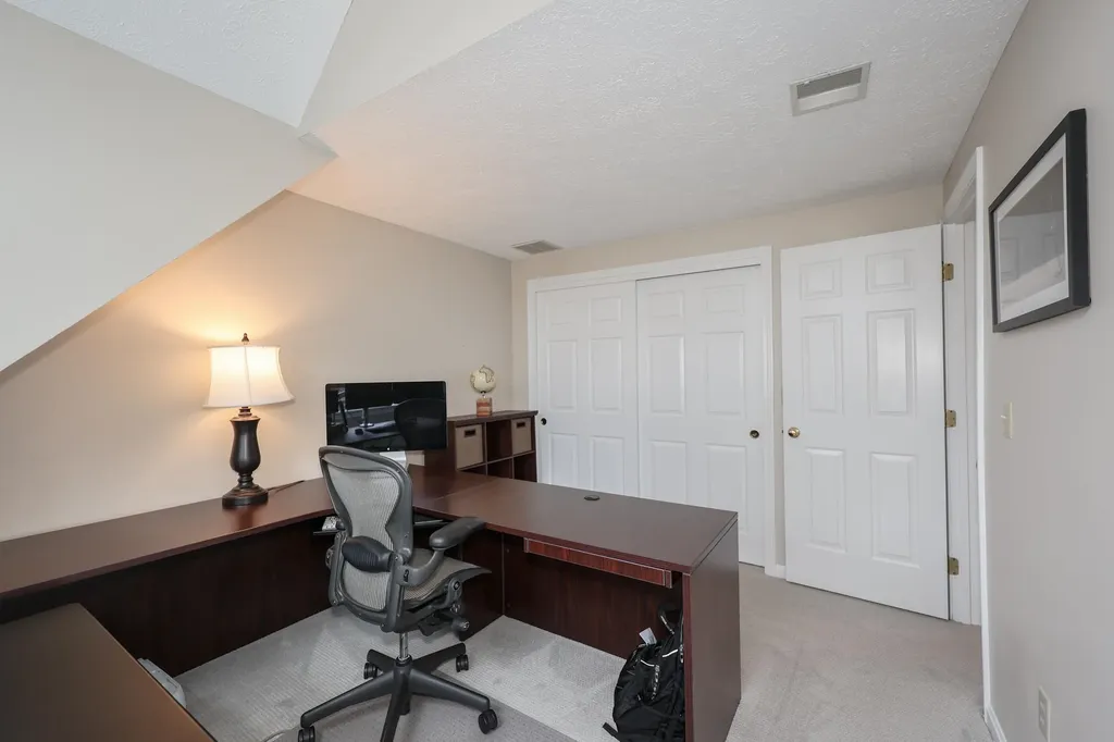 378 Winding Pond Road Londonderry NH 03053
