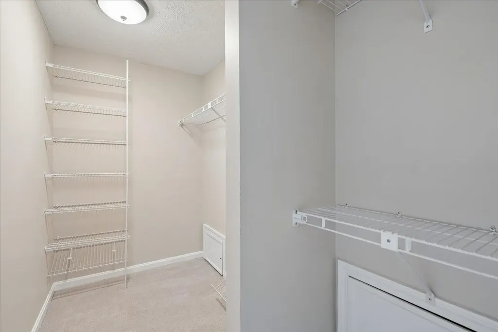 378 Winding Pond Road Londonderry NH 03053