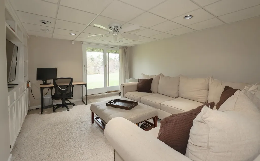 378 Winding Pond Road Londonderry NH 03053