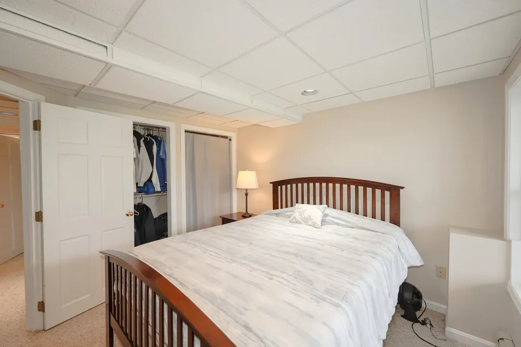 378 Winding Pond Road Londonderry NH 03053