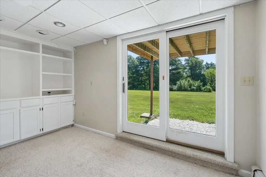 378 Winding Pond Road Londonderry NH 03053