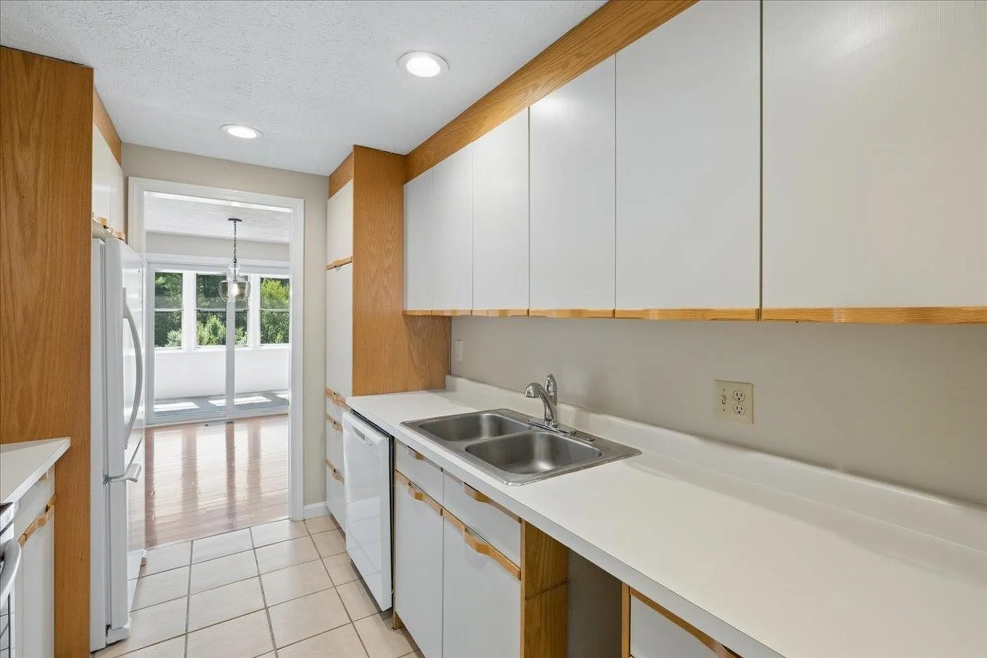 378 Winding Pond Road Londonderry NH 03053