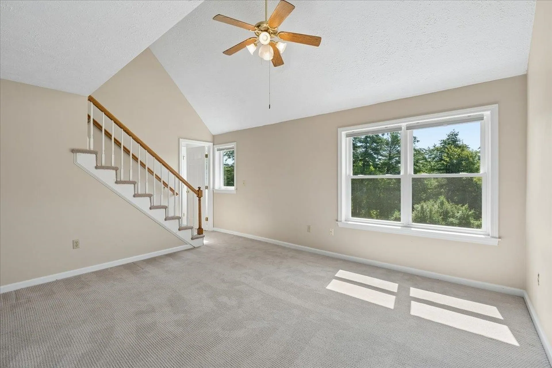 378 Winding Pond Road Londonderry NH 03053
