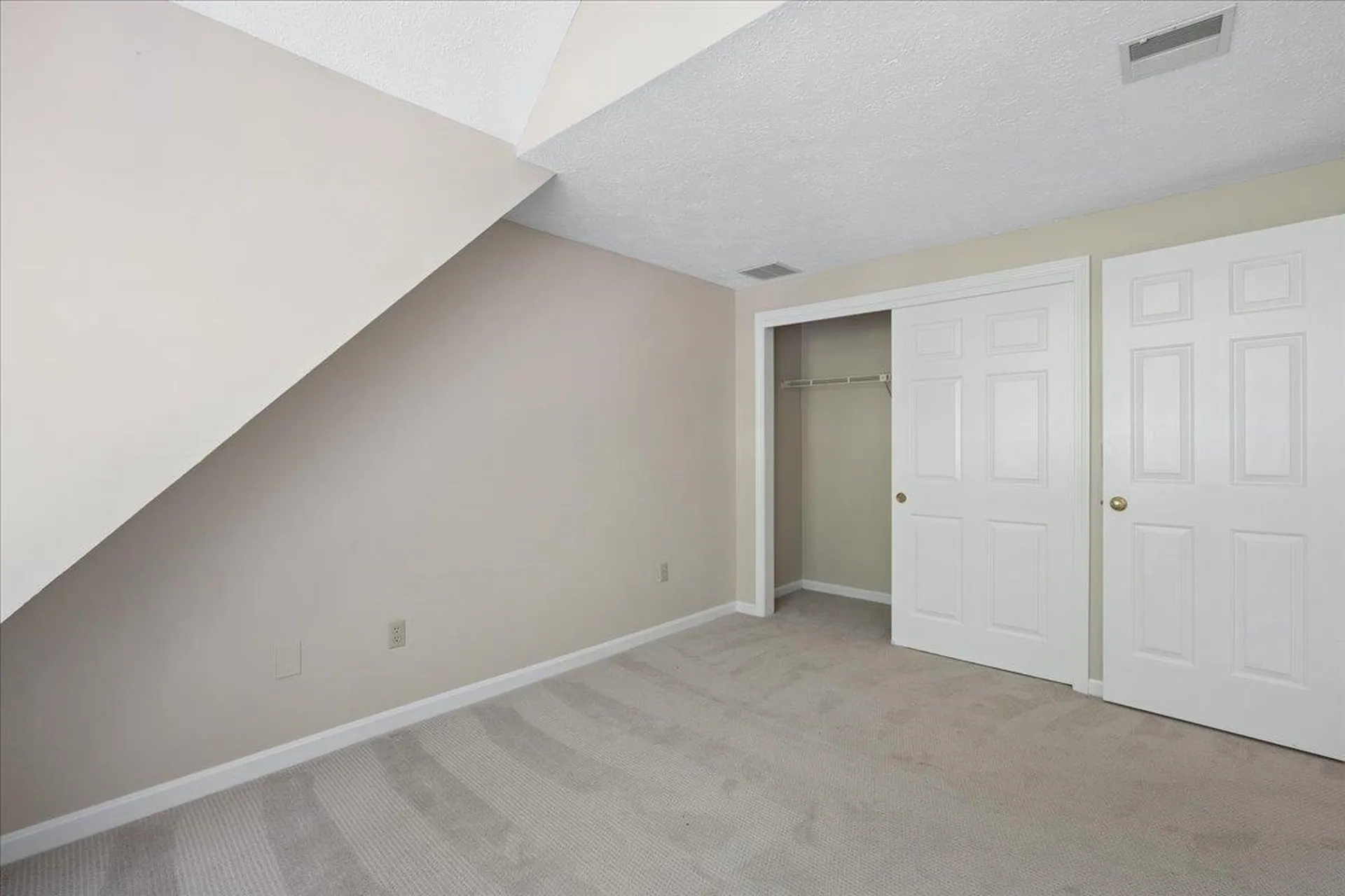378 Winding Pond Road Londonderry NH 03053