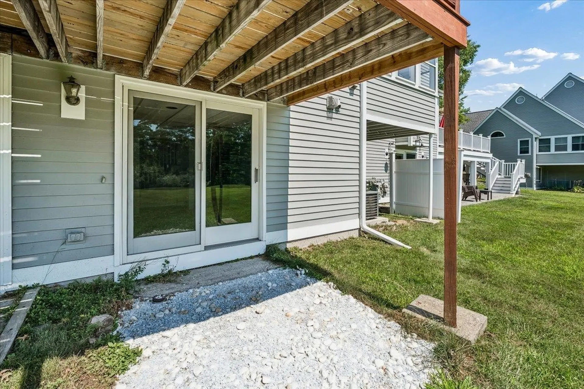 378 Winding Pond Road Londonderry NH 03053