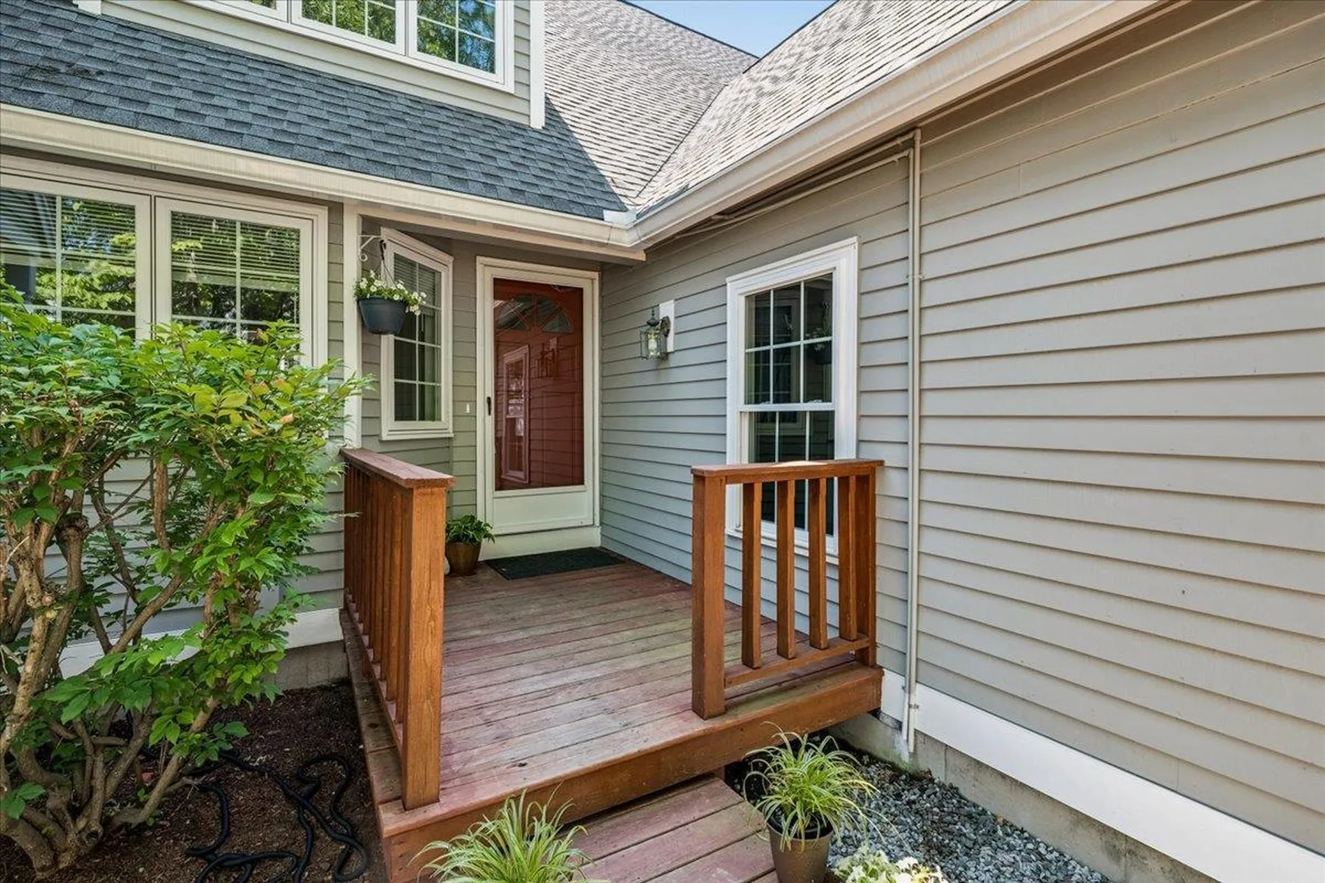 378 Winding Pond Road Londonderry NH 03053