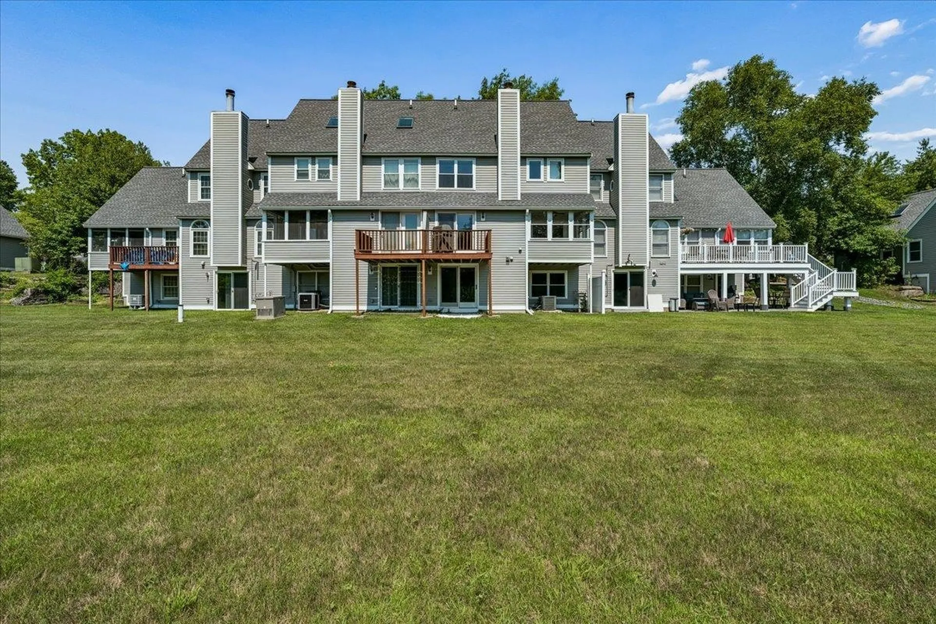 378 Winding Pond Road Londonderry NH 03053