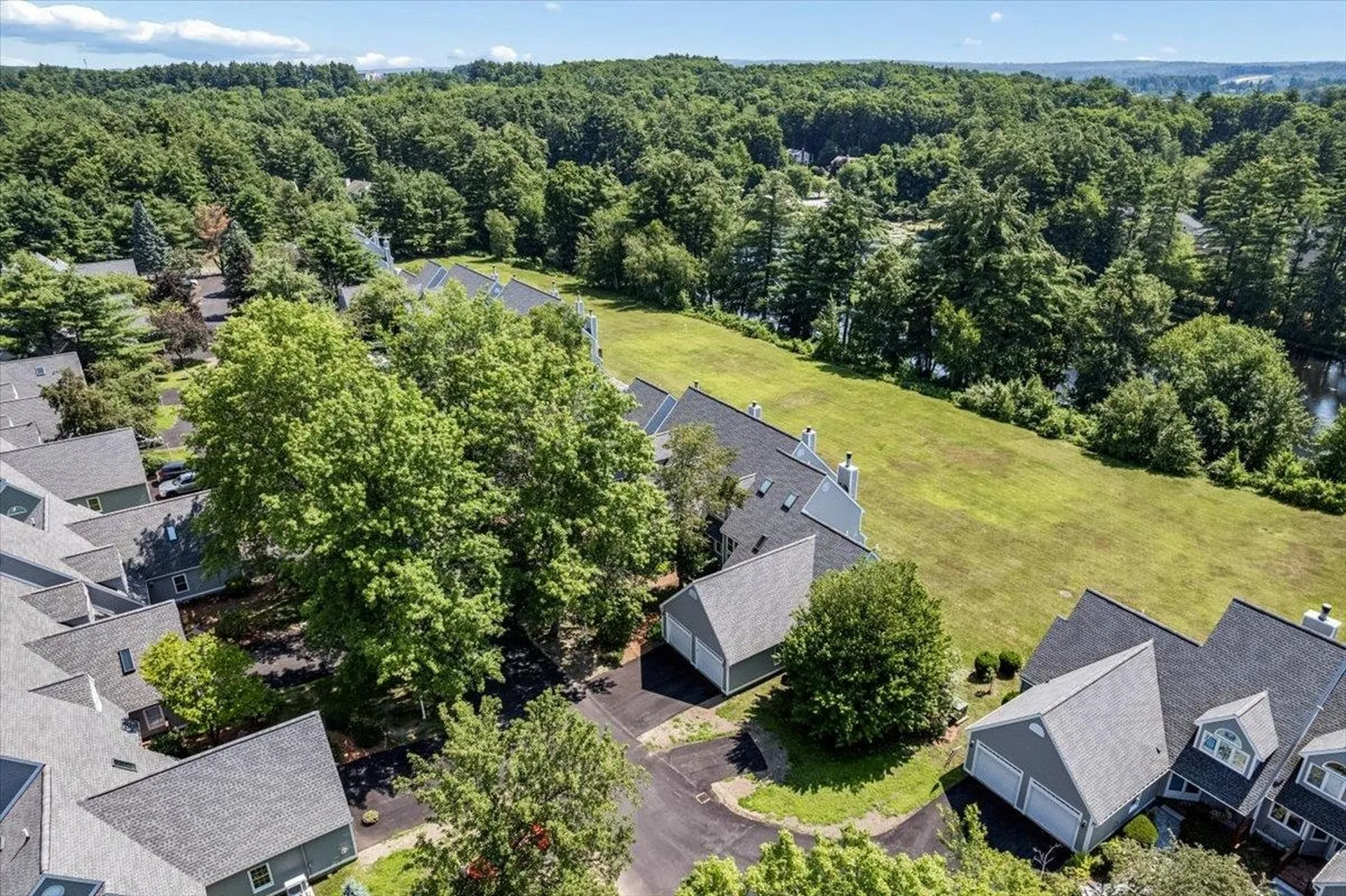 378 Winding Pond Road Londonderry NH 03053