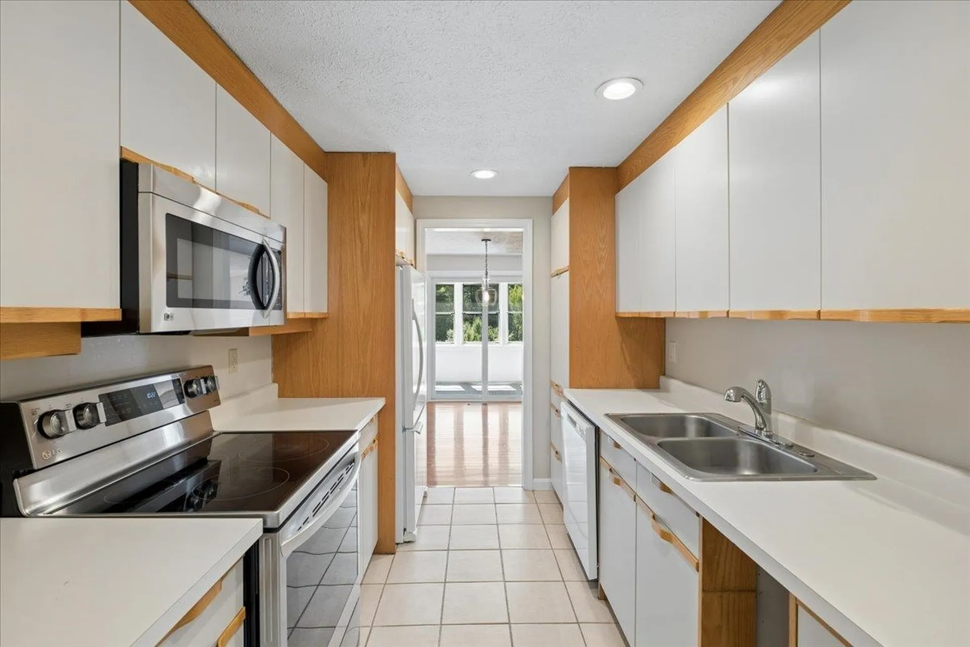 378 Winding Pond Road Londonderry NH 03053