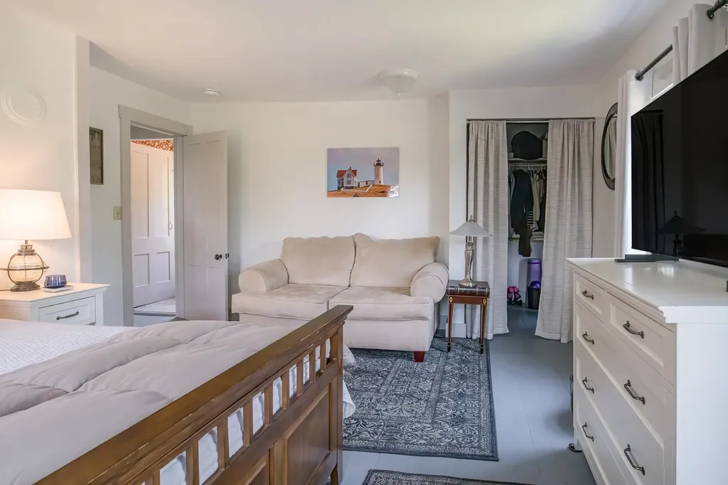 330 Knox Marsh Road Madbury NH 03823