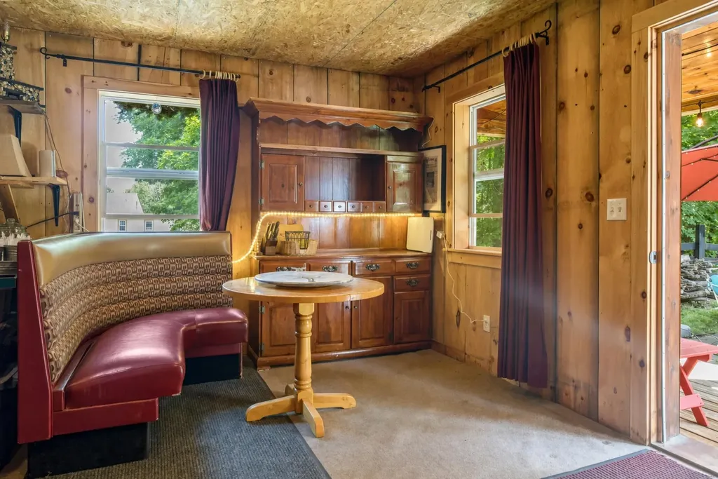 330 Knox Marsh Road Madbury NH 03823