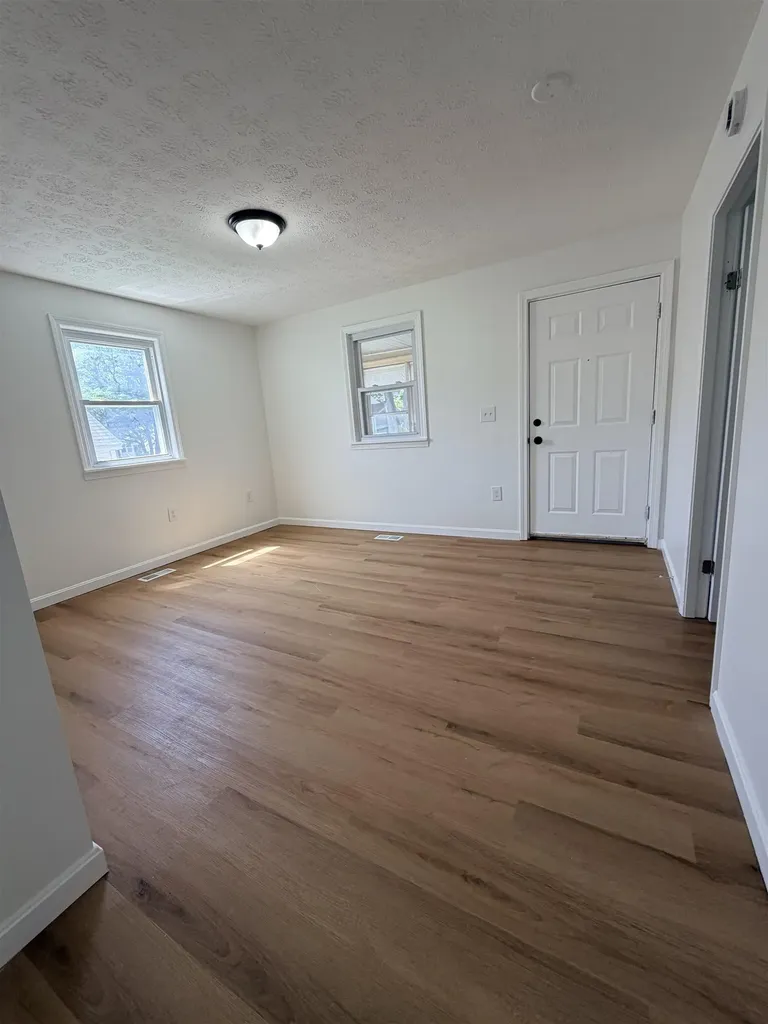 2 Tetreau Street Nashua NH 03060