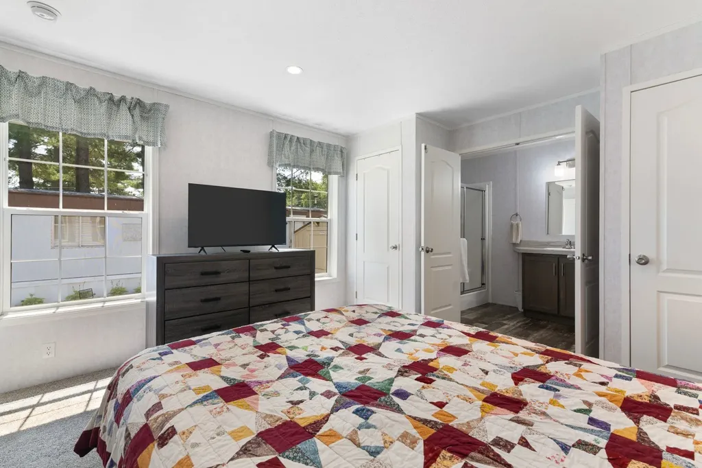 26 Cedar Street Hinsdale NH 03451