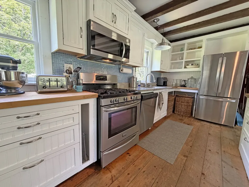 195 Bellows Falls Road Putney VT 05346