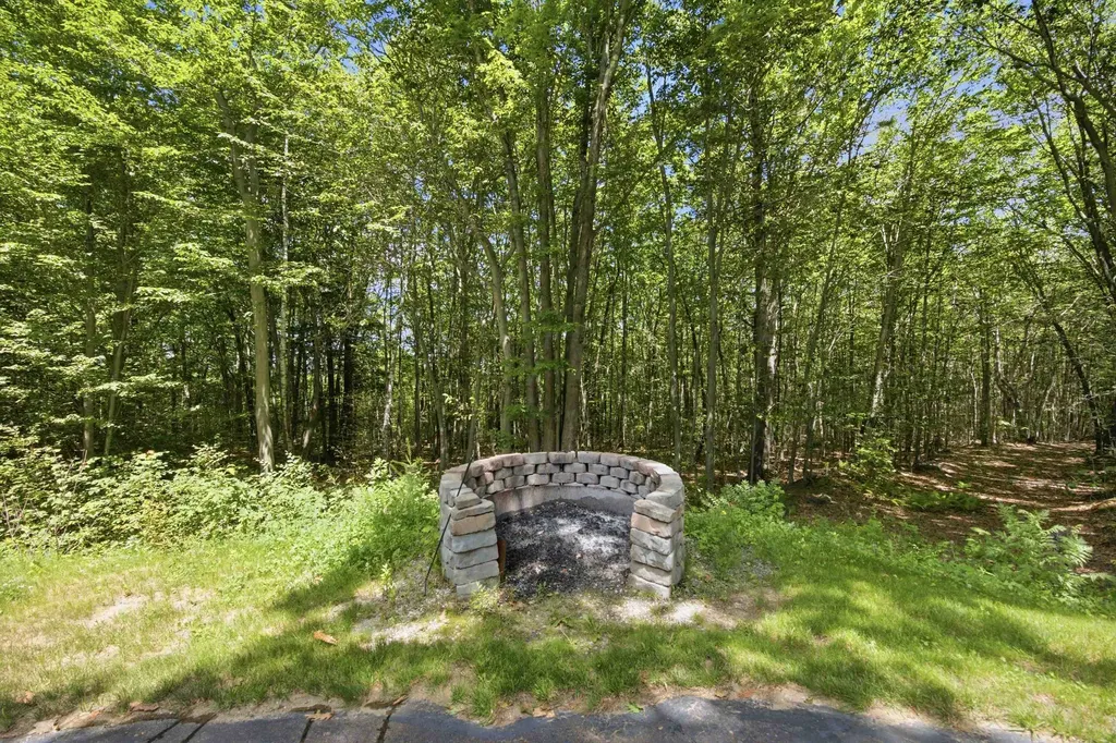 30 Canterbury Crossing Northfield NH 03276