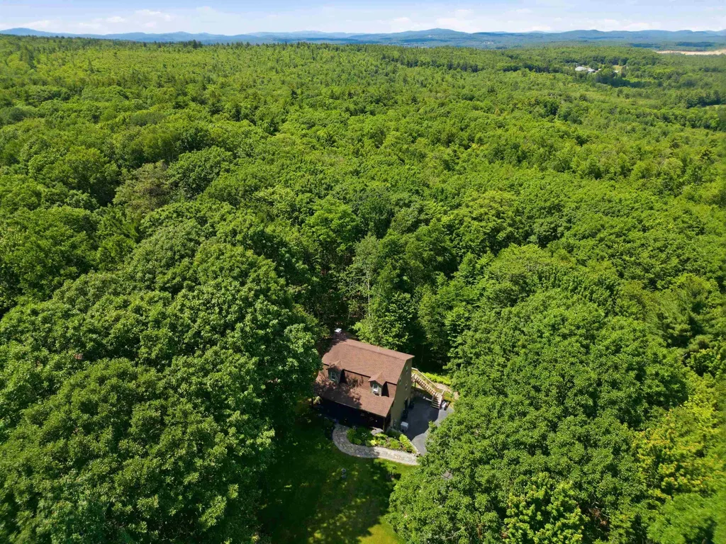 30 Canterbury Crossing Northfield NH 03276