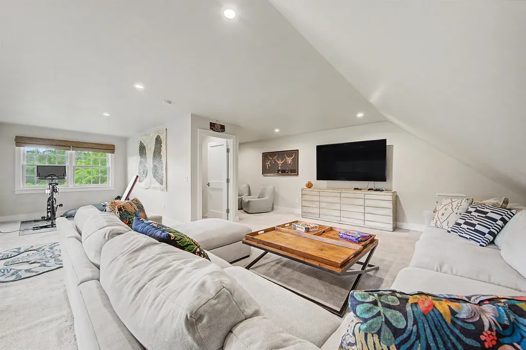 252 Shindagan Road Wilmot NH 03287