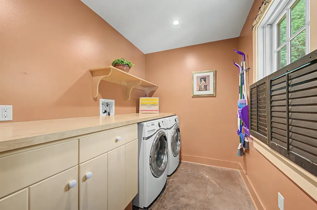 252 Shindagan Road Wilmot NH 03287