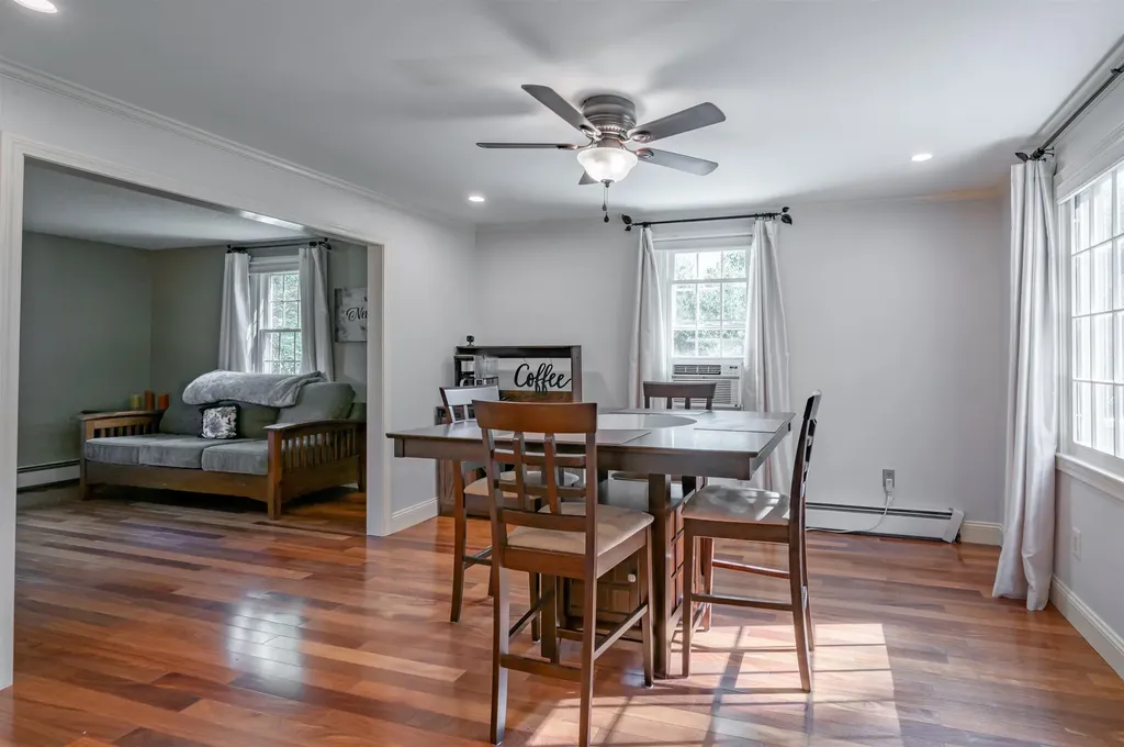 22 Beechwood Road Hudson NH 03051