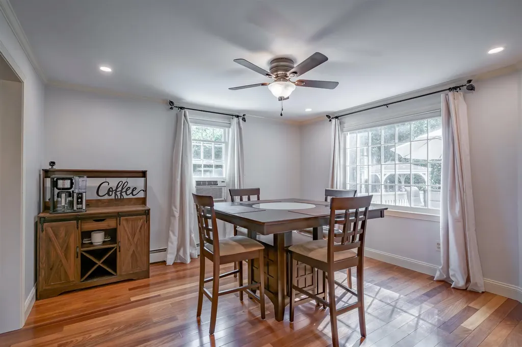22 Beechwood Road Hudson NH 03051