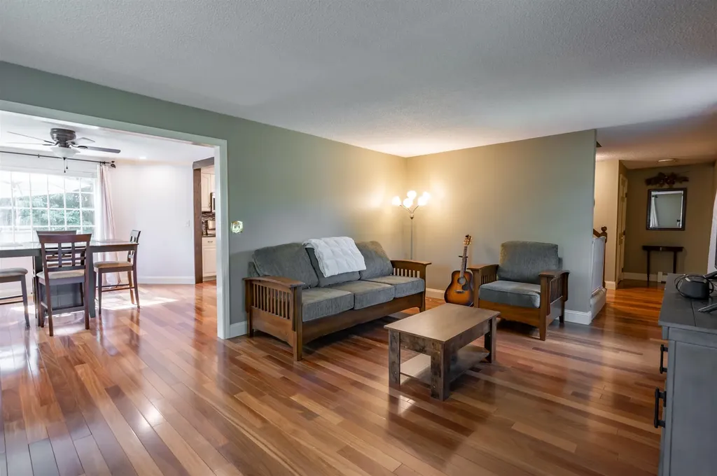22 Beechwood Road Hudson NH 03051