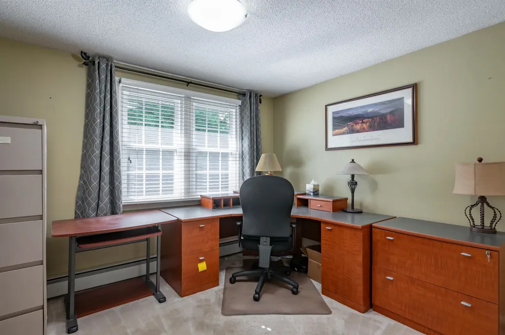 22 Beechwood Road Hudson NH 03051