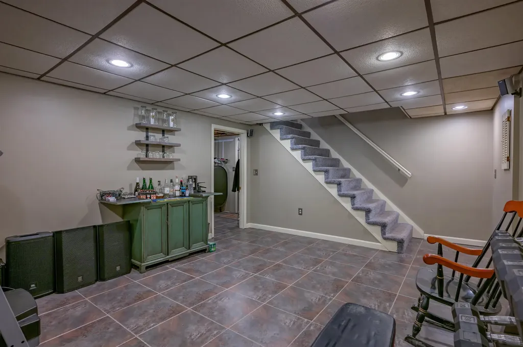 22 Beechwood Road Hudson NH 03051